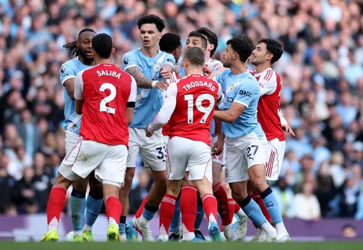 Cuộc đua vô địch giữa Man City và Arsenal&nbsp;đang bước vào giai đoạn gay cấn