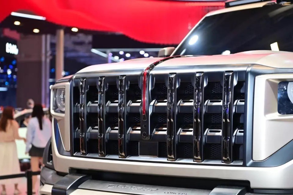 Cụm đèn trước được thiết kế lấy cảm hứng từ ánh nhìn con người.