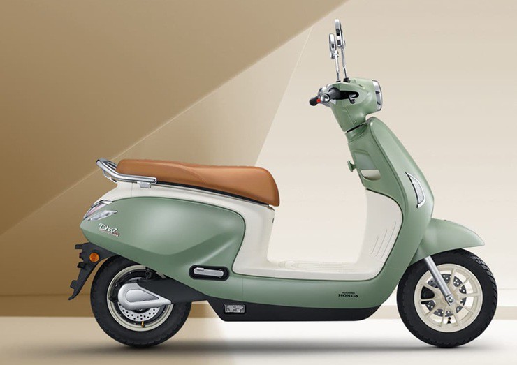 Honda DM7 - xe máy điện phong cách retro, tích hợp GPS hiện đại - 8