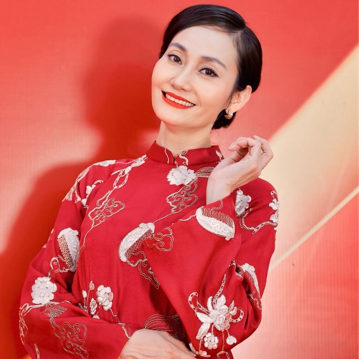 Hạnh Thúy vừa tốt nghiệp thạc sĩ và dự kiến học lên tiến sĩ.&nbsp;
