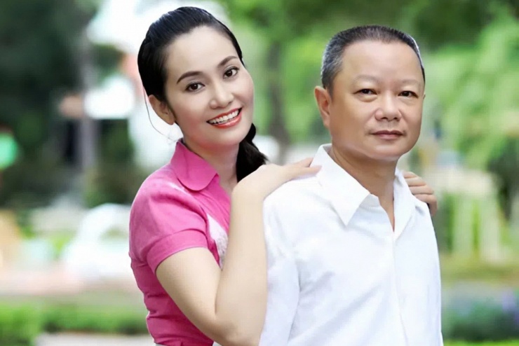 Hạnh Thúy và ông xã giữ hôn nhân nhờ có những thỏa hiệp, nguyên tắc riêng.&nbsp;
