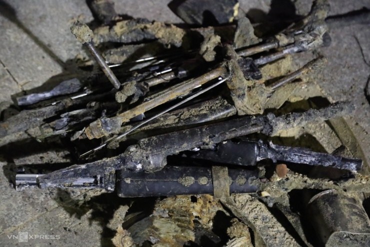 Những hiện vật, vũ khí trong xe tăng trục vớt ở biển Quy Nhơn - 9