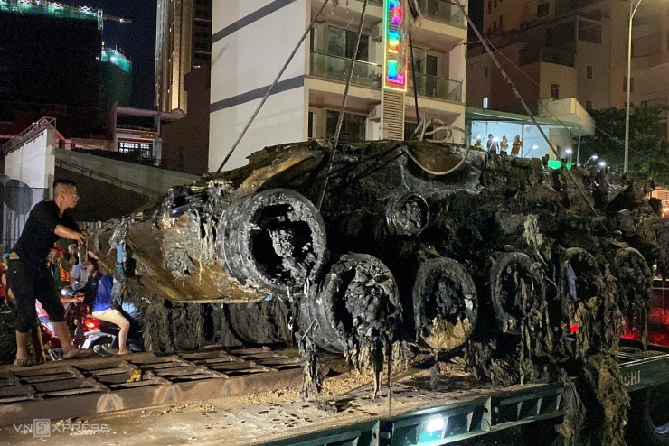 Những hiện vật, vũ khí trong xe tăng trục vớt ở biển Quy Nhơn - 13