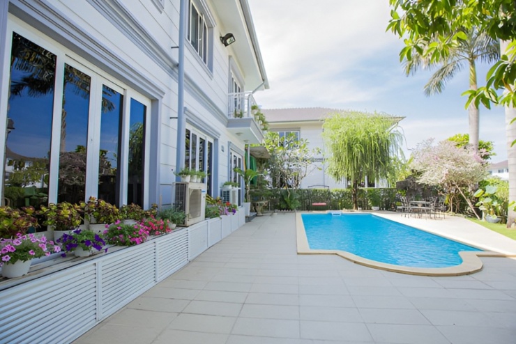 3 căn biệt thự từ Nam ra Bắc của Hồ Quỳnh Hương - 3