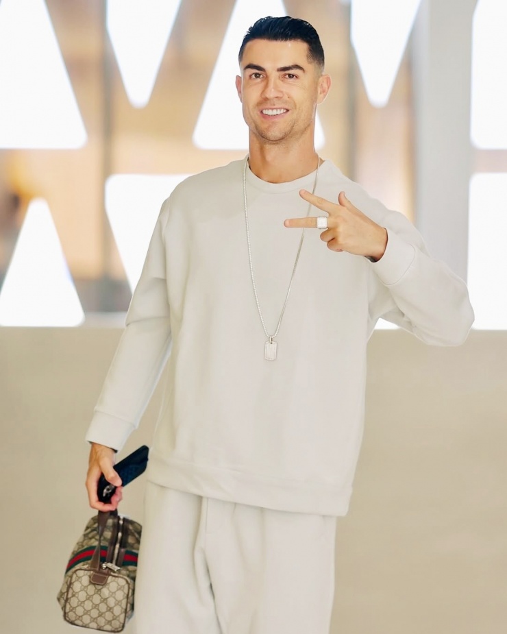 Phong cách đi tập của siêu sao Ronaldo - 1