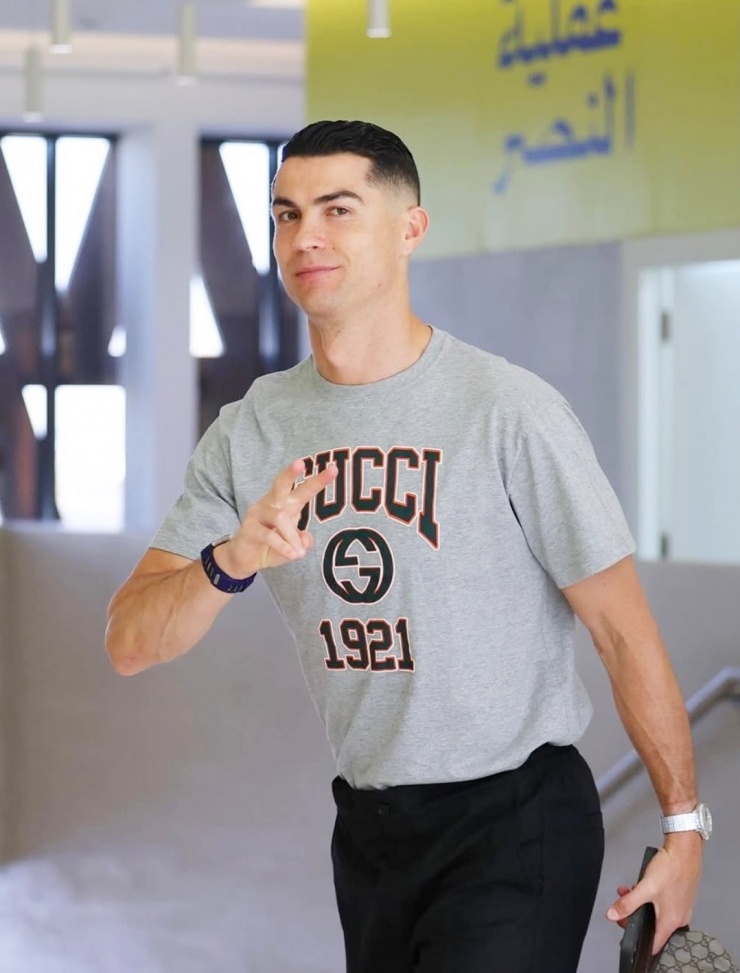 Phong cách đi tập của siêu sao Ronaldo - 5