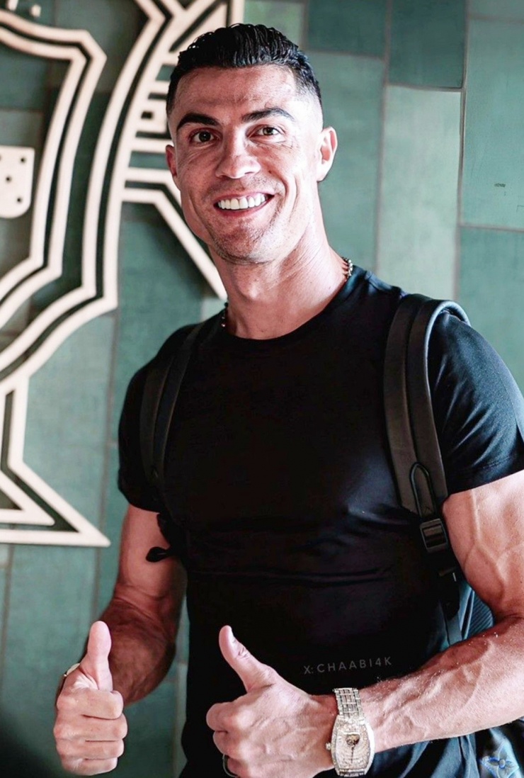 Phong cách đi tập của siêu sao Ronaldo - 11