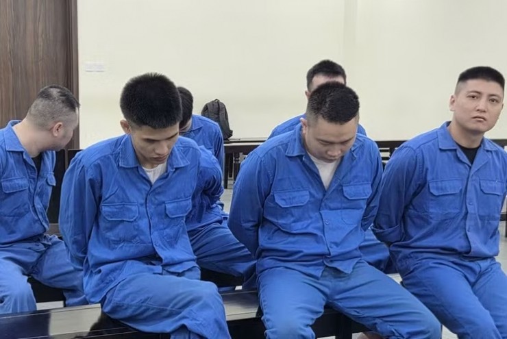 Muốn có việc làm, thiếu nữ bị nhóm "buôn người" mua đi bán lại như món hàng