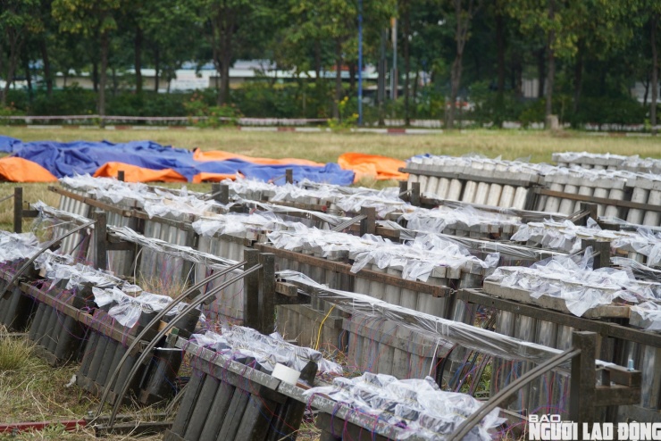 Cận cảnh trận địa pháo hoa tại phường Bình Dương trước giờ khai hỏa - 10