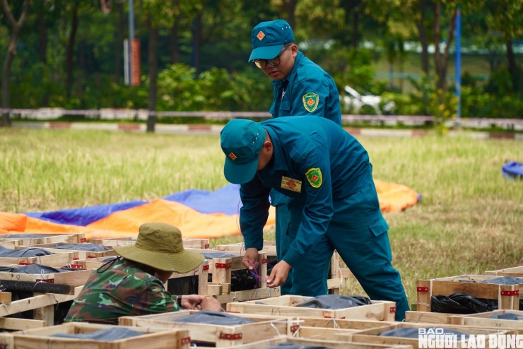 Cận cảnh trận địa pháo hoa tại phường Bình Dương trước giờ khai hỏa - 14