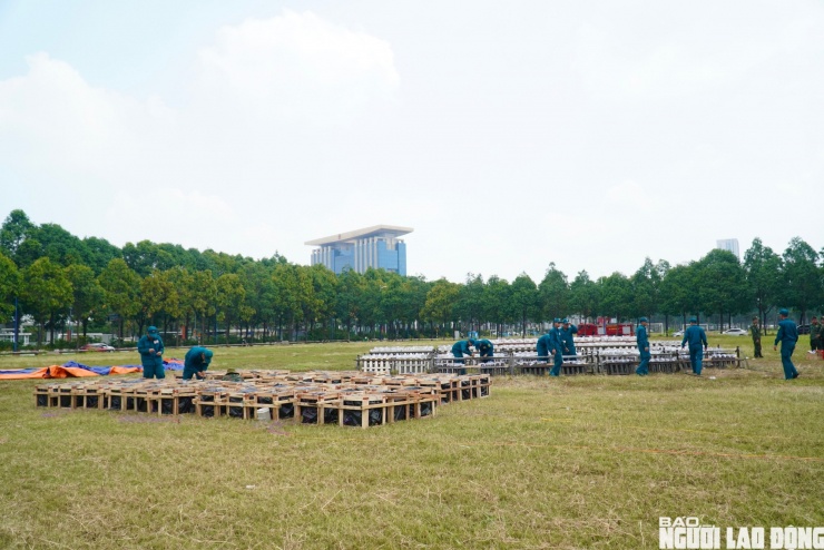 Cận cảnh trận địa pháo hoa tại phường Bình Dương trước giờ khai hỏa - 15