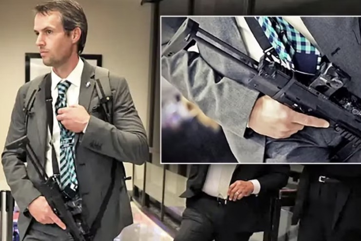 Súng tiểu liên MP7 Đức trong tay mật vụ Mỹ gây chú ý sau vụ mưu sát Tổng thống Trump