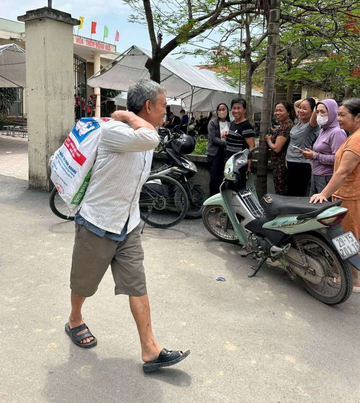 Siêu dự án Olympic: Người dân Thanh Oai vác bao tải đựng tiền đền bù đất dự án về - 2