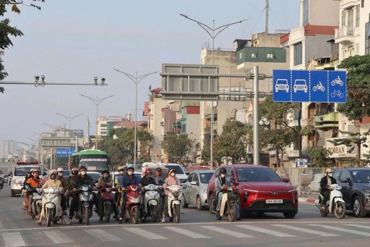 Hệ thống camera AI được lắp đặt tại nhiều nút giao trọng điểm, góp phần nâng cao hiệu quả điều hành giao thông trên địa bàn Thủ đô