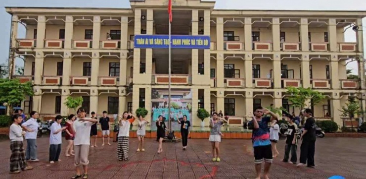 Học sinh Trường THPT Mạc Đĩnh Chi&nbsp;