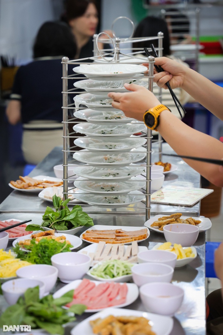 Loạt món ngon “ăn là nhớ” khi tới Hà Nội dịp lễ 30/4 – 1/5: Từ tinh hoa phố cổ đến ẩm thực đường phố khiến du khách mê mẩn - 2