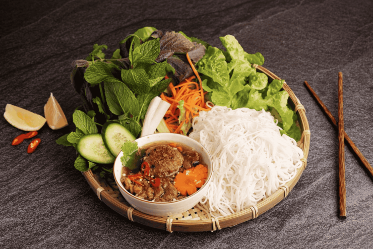Loạt món ngon “ăn là nhớ” khi tới Hà Nội dịp lễ 30/4 – 1/5: Từ tinh hoa phố cổ đến ẩm thực đường phố khiến du khách mê mẩn - 4