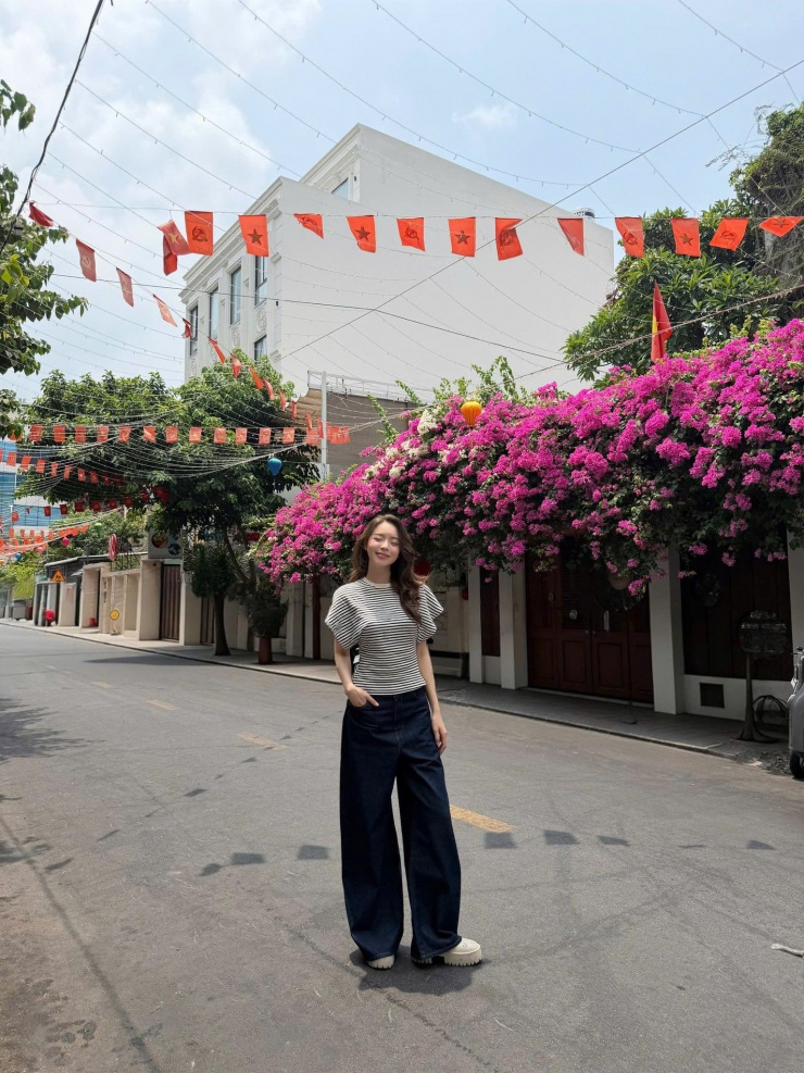Hoa hậu Thanh Thủy gây chú ý với vẻ đẹp của hòa bình ngày 30/4 - 10