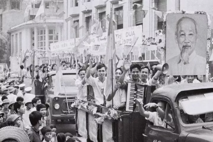 Hà Nội ngày 30/4/1975 qua ống kính cố phóng viên ảnh Mai Nam