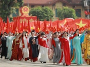 Sau tranh cãi 'lúa chín không cúi đầu', dân mạng 'đào lại' bài hát yêu nước triệu view của Bùi Trường Linh