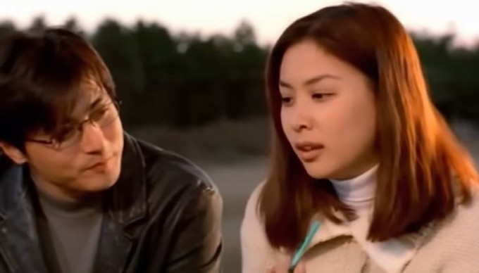 Go So Young và Jang Dong Gun trong phim 'Gió thổi khúc tình yêu', năm 1999. Ảnh: Nate