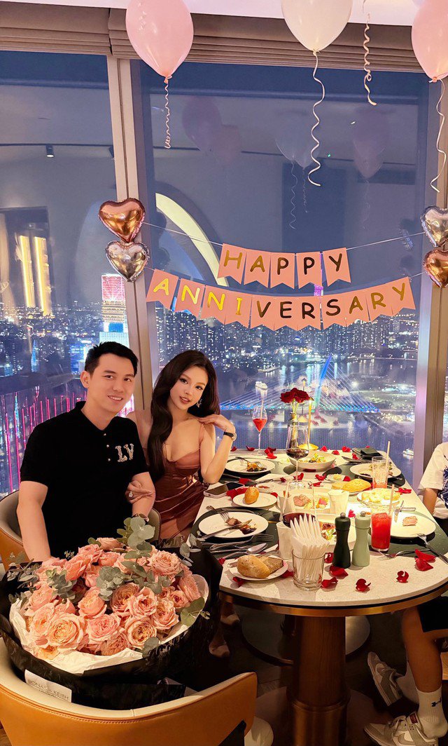 Chớm hè, phú bà Vbiz khoe dáng nóng bỏng khiến người hâm mộ mê mẩn - 5