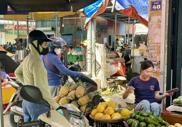 Dứa đang là một trong những loại hoa quả được nhiều người tiêu dùng ưa chuộng.