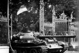 Kỷ niệm 51 năm thống nhất: Nhìn từ góc độ lịch sử quân sự và chiến lược quốc phòng