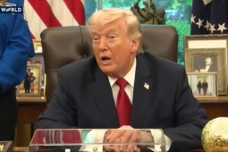 Tổng thống Donald Trump khước từ ý định hỗ trợ của ông Vladimir Putin