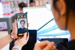 Nhà mạng làm việc xuyên lễ phục vụ khách hàng xác thực thông tin thuê bao