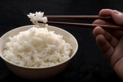 Ăn cơm nguội có thực sự giúp giảm đường huyết?