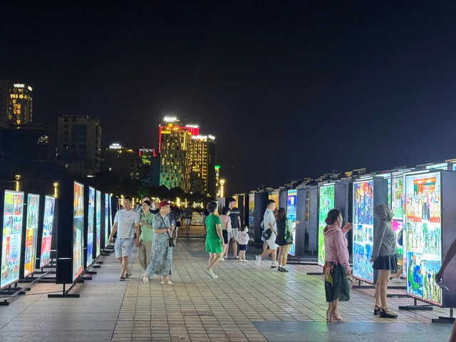 Rực rỡ pháo hoa chào mừng đại lễ 30-4 trên khắp cả nước - 22