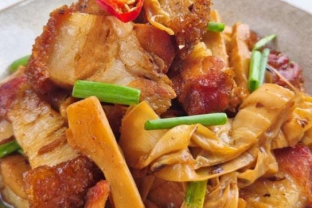 Loại rau toàn xơ là xơ, hỗ trợ tiêu hoá, đừng xào hay nấu, đem kho với heo quay thành món ngon hao cơm