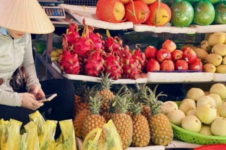 Loại quả Việt đang bán đầy chợ giá chỉ hơn chục nghìn đồng/quả, tiểu thương hướng dẫn cách chọn hàng ngọt lịm, mọng nước chỉ qua những chi tiết nhỏ này