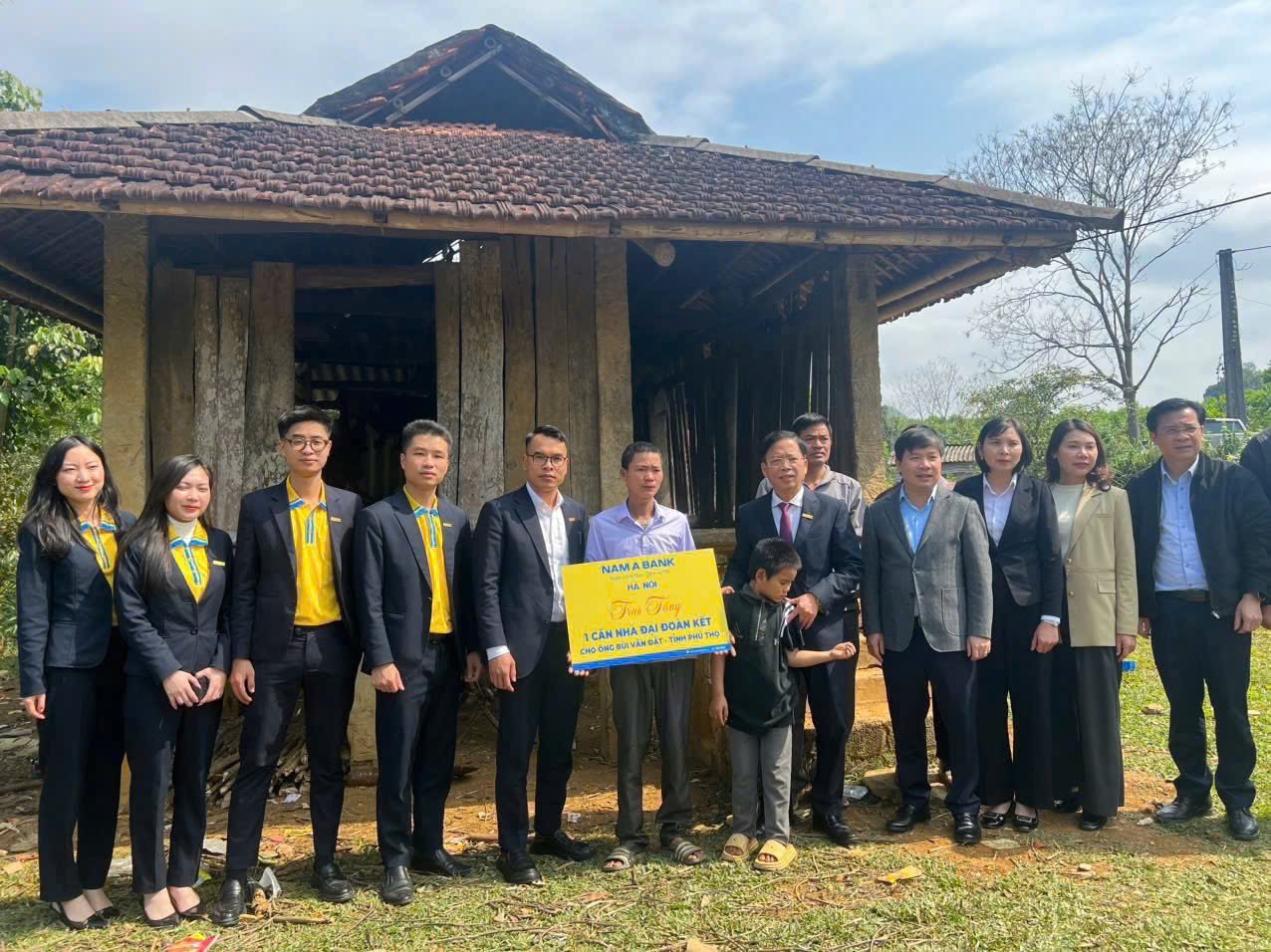 Nam A Bank trao tặng 10 tỷ đồng hưởng ứng Tháng Nhân đạo năm 2026 - 3