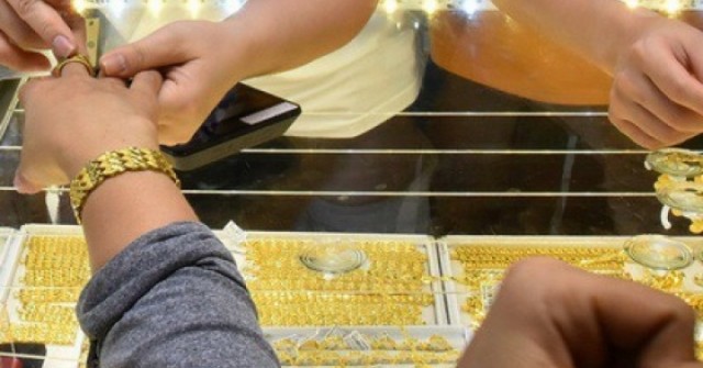 Giá vàng hôm nay, 30-4: Tiếp tục giảm sâu