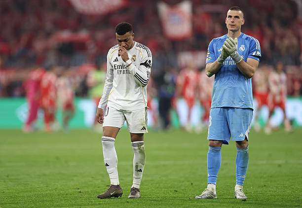 Real Madrid không cúp từ lúc họ trở lại với tư duy dải "Ngân hà"