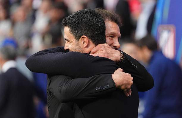 Hai HLV trưởng này là những người quyền lực nhất ở CLB của họ, và hình ảnh đội bóng của họ cũng phản ánh phong cách của hai người