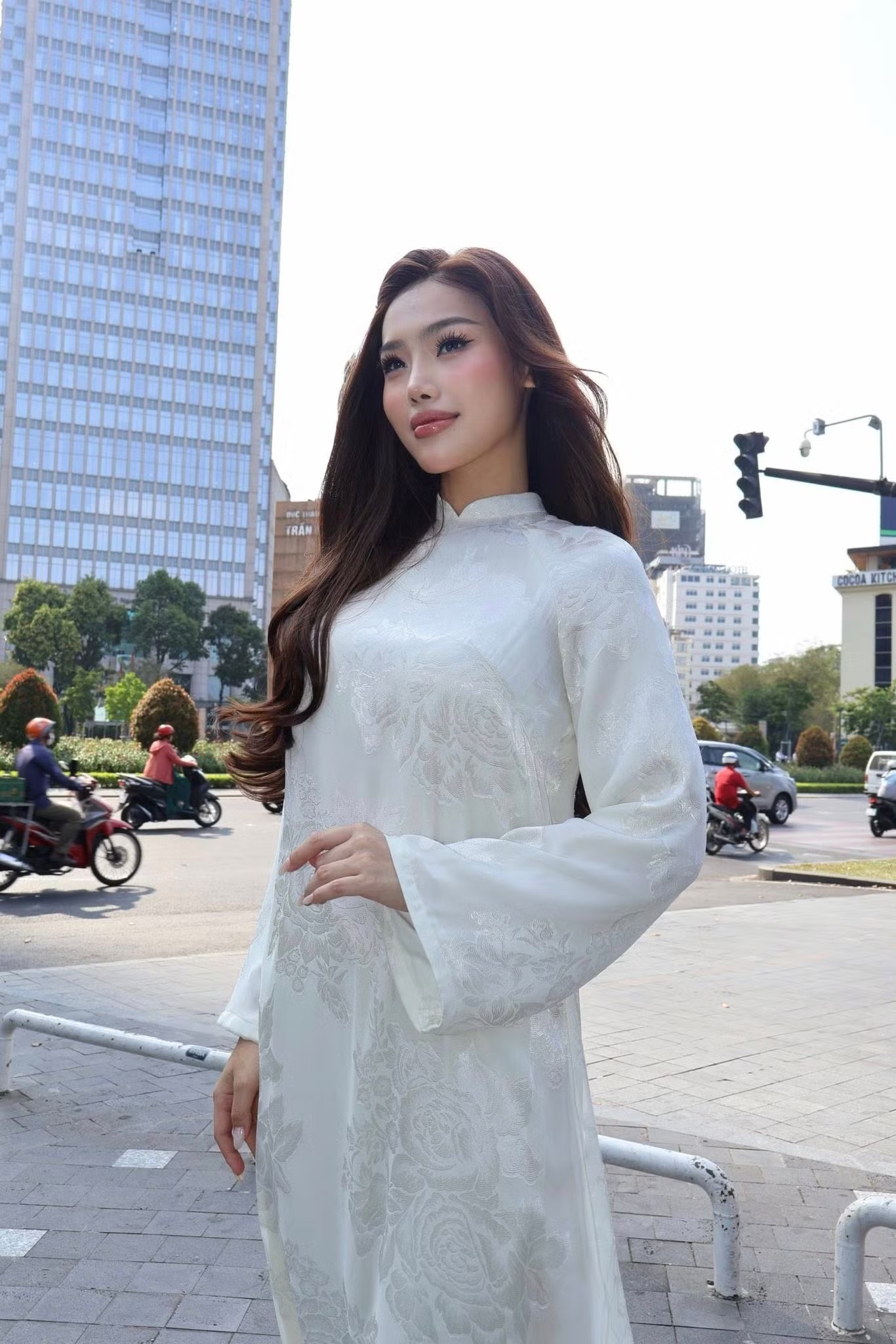 Hoa hậu, á hậu diện áo dài kỷ niệm 51 năm ngày Giải phóng miền Nam, thống nhất đất nước - 14