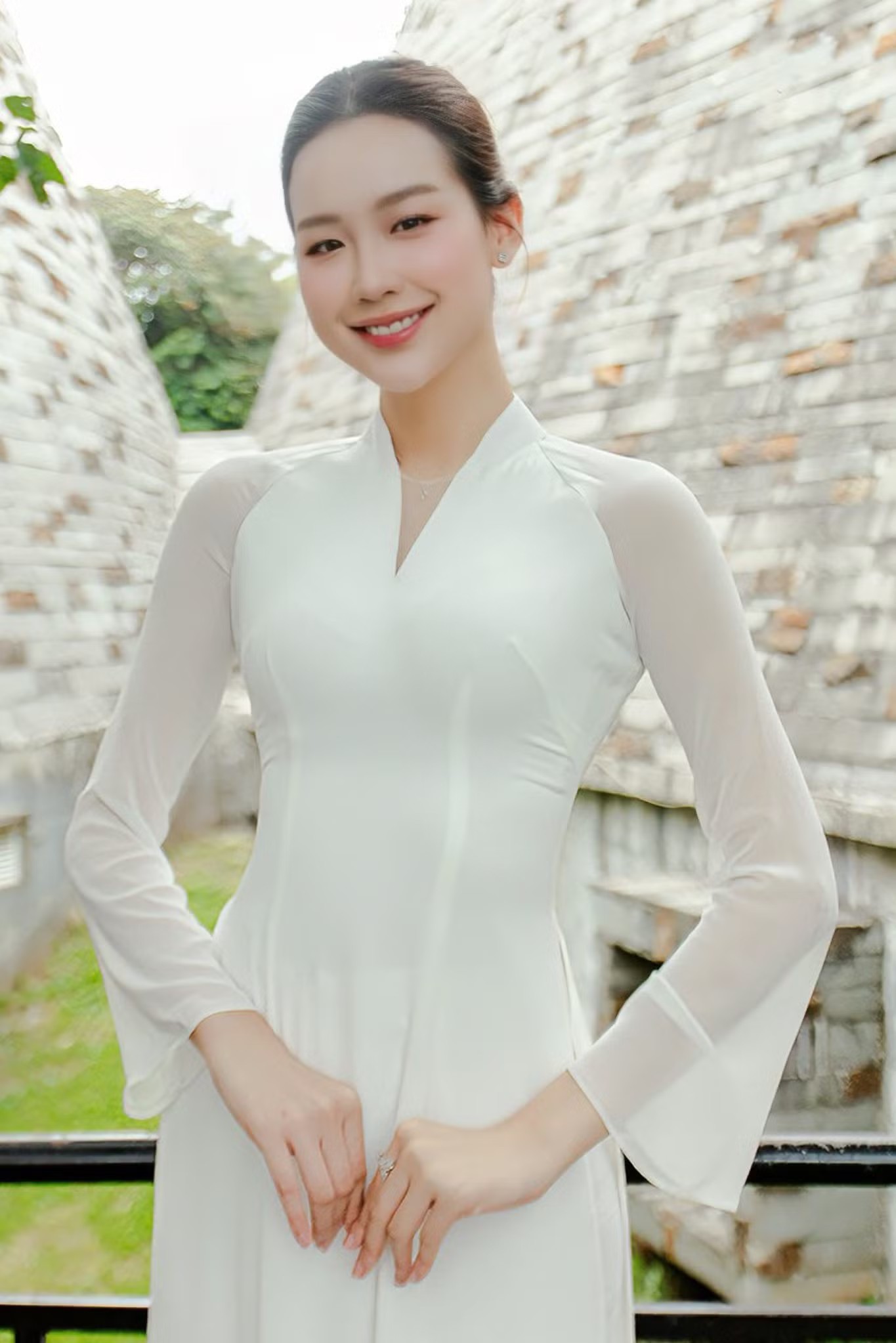 Hoa hậu, á hậu diện áo dài kỷ niệm 51 năm ngày Giải phóng miền Nam, thống nhất đất nước - 18