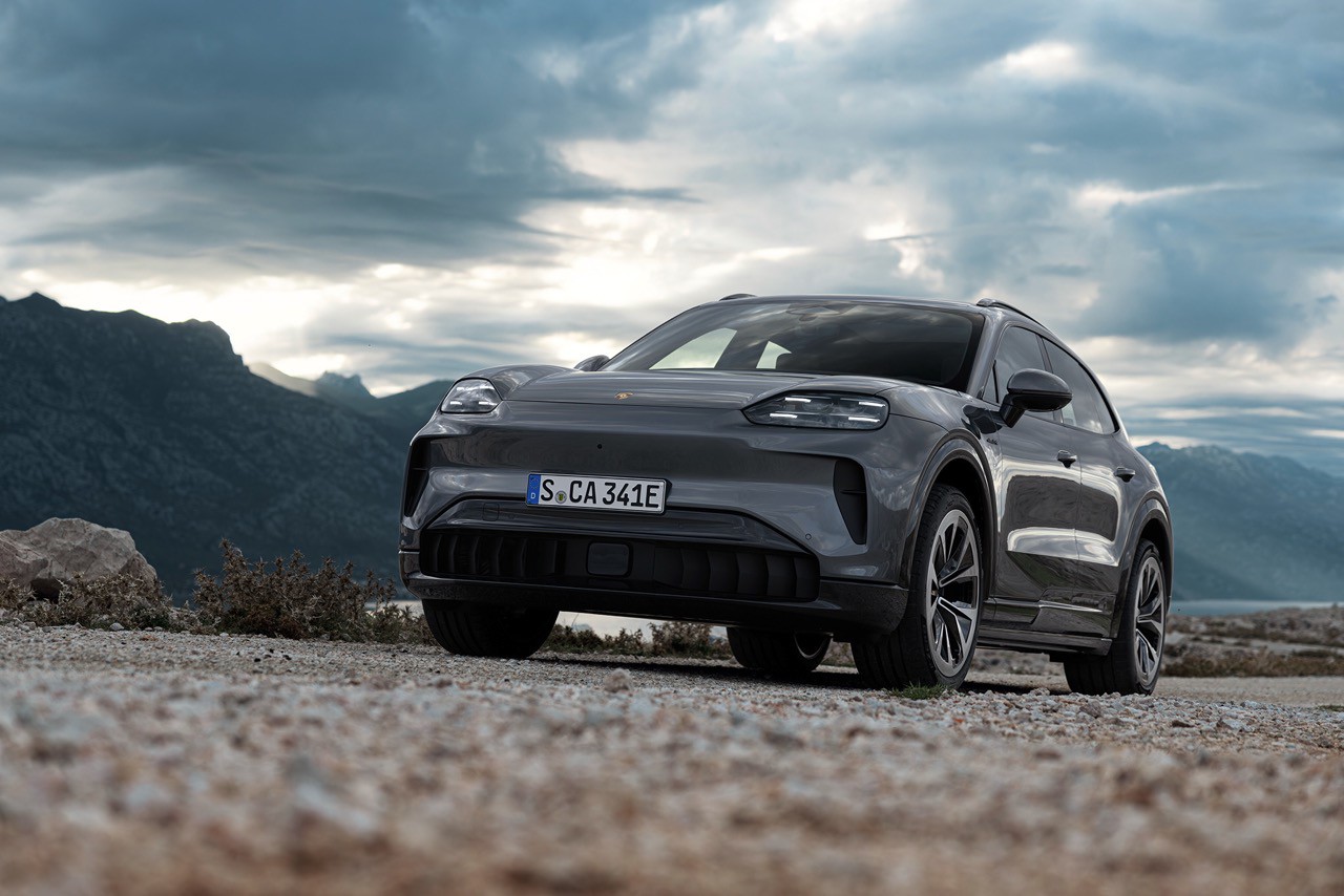Lộ giá bán hơn 4,7 tỷ đồng cho mẫu xe Porsche Cayenne thuần điện tại Việt Nam - 1