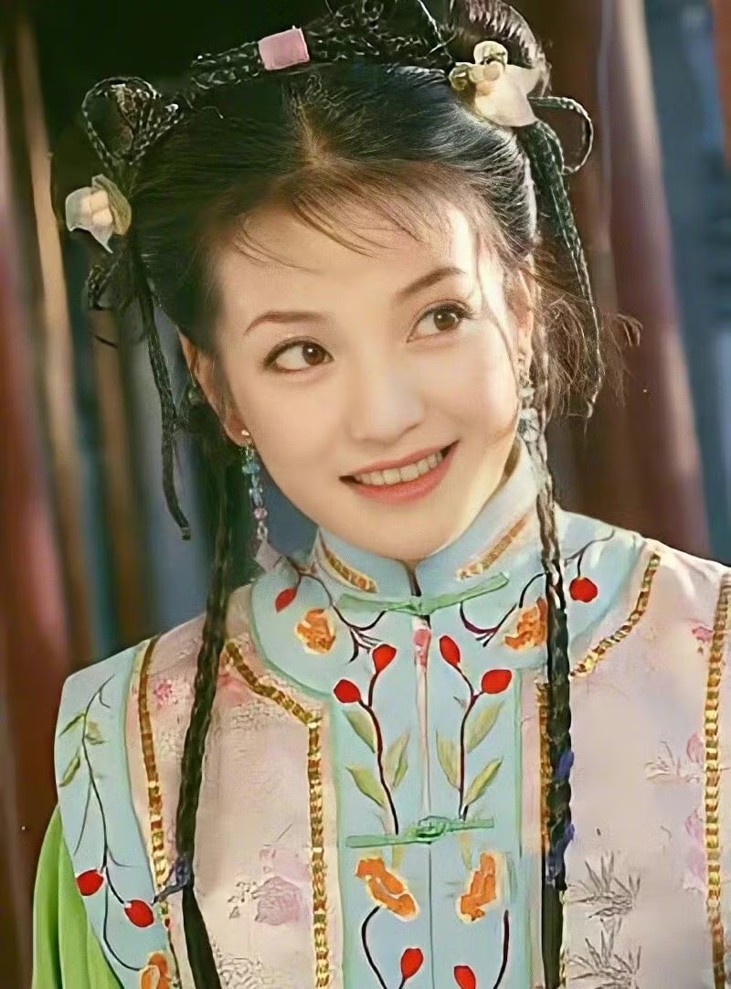 Triệu Vy từng là người nổi tiếng nhất trường.