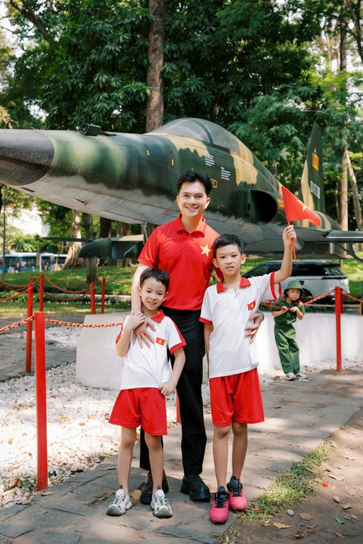 Ảnh sao 1/5: Lê Phương đưa chồng con về Vĩnh Long nghỉ lễ - 6