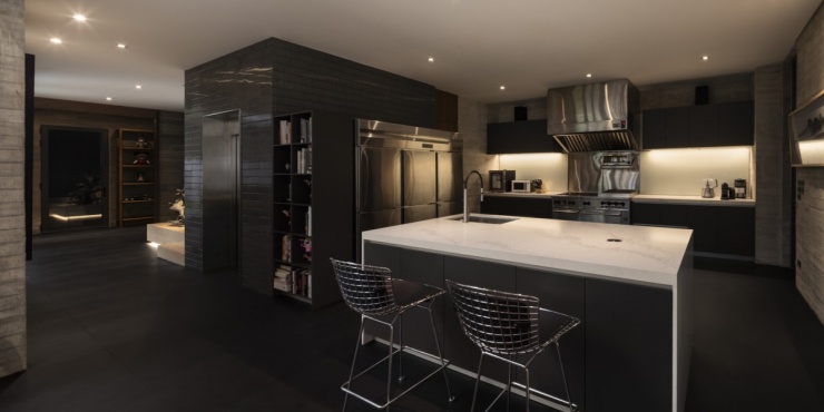 Biệt thự 640 m2 thông thoáng với thiết kế 'trên kín dưới hở' - 10