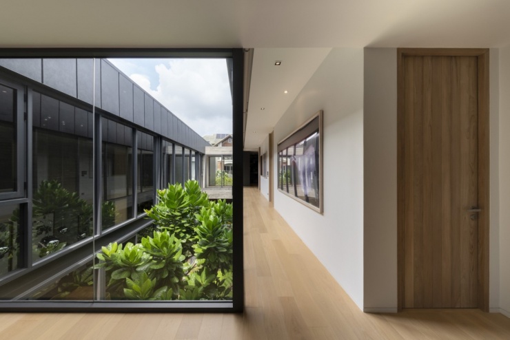 Biệt thự 640 m2 thông thoáng với thiết kế 'trên kín dưới hở' - 13