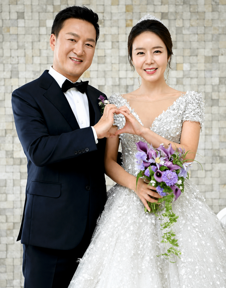 Nữ diễn viên Lee Sang Yi kém Park Dong Bin 11 tuổi.