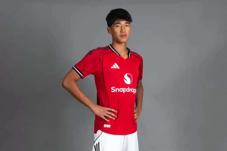 Jariyah Shah trong màu áo M.U. Ảnh: Man Utd.