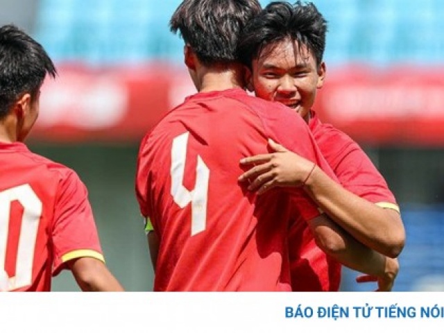 Quang Hải nói lời gan ruột với con trai sau quyết định của U17 Việt Nam