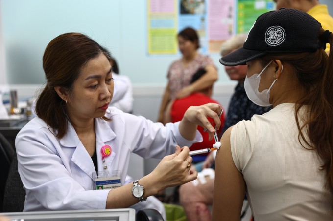 Tiêm chủng vaccine tại Viện Pasteur TP HCM, tháng 8/2025. Ảnh: Quỳnh Trần