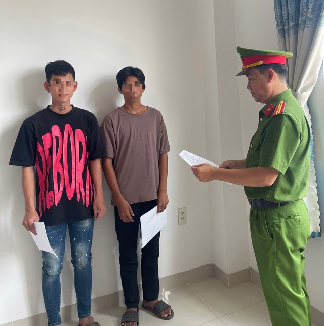 Lê Văn Toàn và Nguyễn Trọng Hiếu bị khởi tố. Ảnh: Công an tỉnh An Giang.